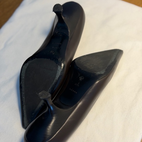 The Row Kitten Pump Cocoa SMOOTH CALFSKIN - Picture 8 of 9